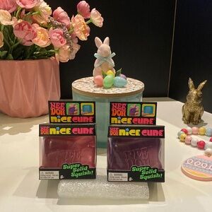 2 Brand NEW NeeDoh Nice Cube Super Solid Squish - Purple and Pink